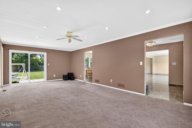 Building Photo - 12 Mershon Ln