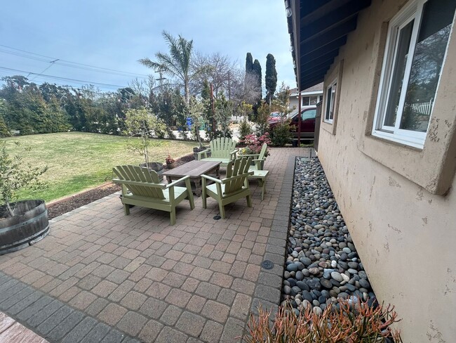 Building Photo - Large and Spacious Home In Carlsbad Availa...