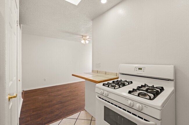Building Photo - 2800 Vail Ave SE