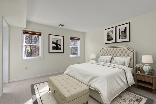 Building Photo - 6 Locust Ln