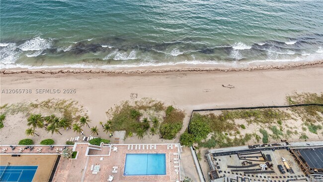 Building Photo - 1370 S Ocean Blvd