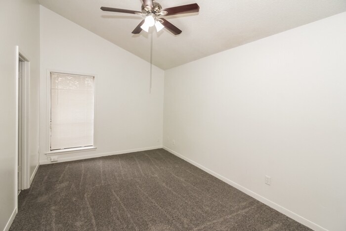Building Photo - 6218 Ridgeline Dr