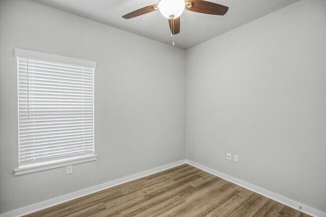 Building Photo - 403 S 29th St