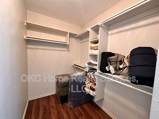 Building Photo - 4501 SE 78th St