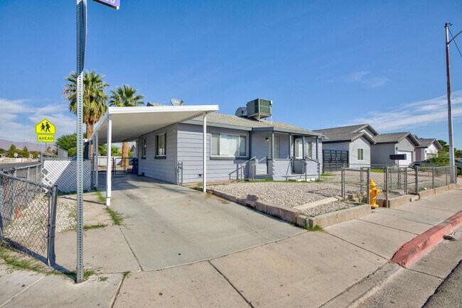 Building Photo - Spacious 4 bedroom, 2 bathroom home located in North Las Vegas