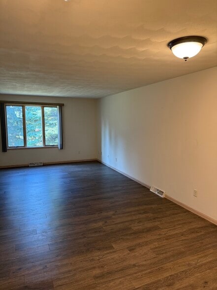Building Photo - W6867 Sunnyvale Ln