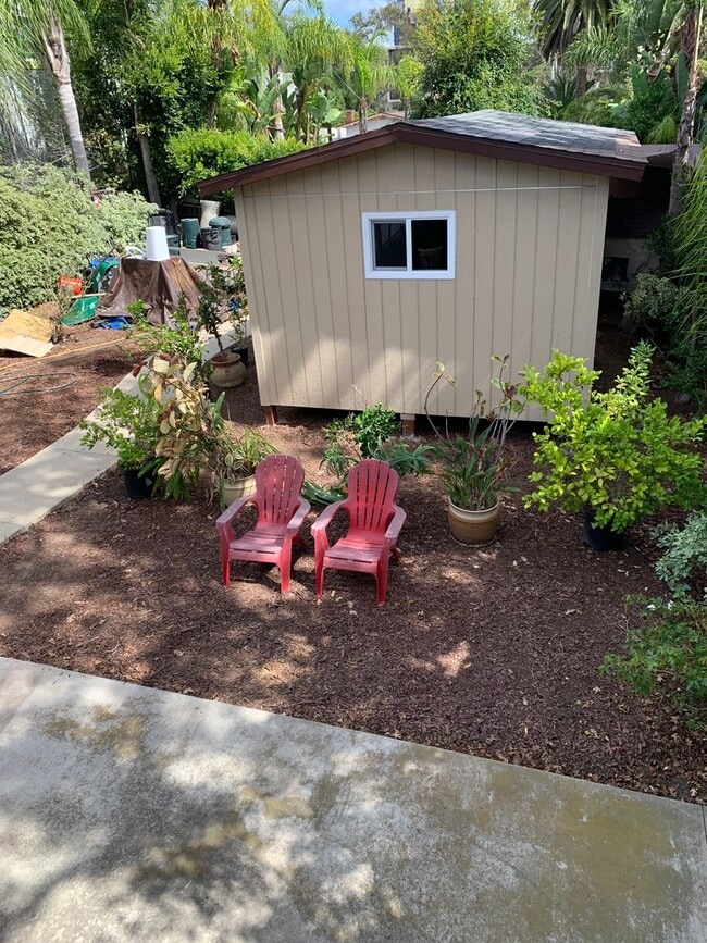 Building Photo - Spacious 1 bedroom