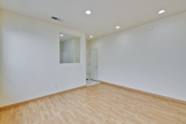 Building Photo - Spacious 4-Bedroom Home on Private Cul-De-Sac | No HOA | Custom Closets, New Floors & Lush Backya...