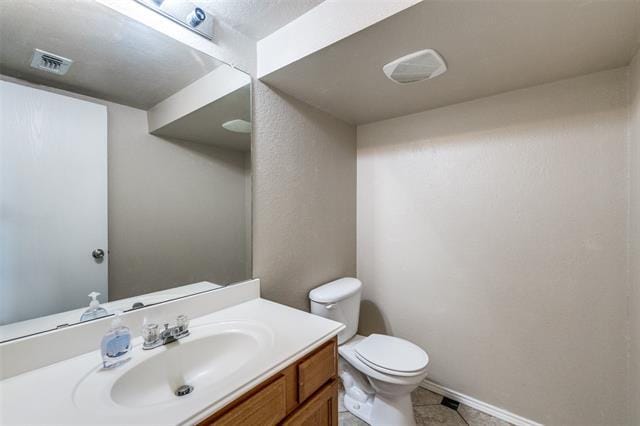 Building Photo - 2326 Kingsway Dr