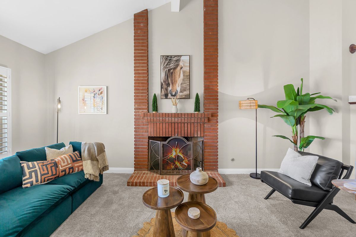 Building Photo - 25151 Via Playa