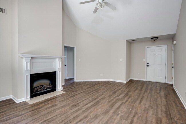 Building Photo - 4557 Country Glen Cir