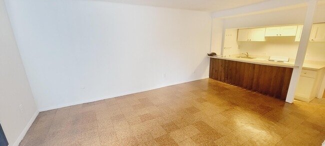 Building Photo - 325 S Camac St