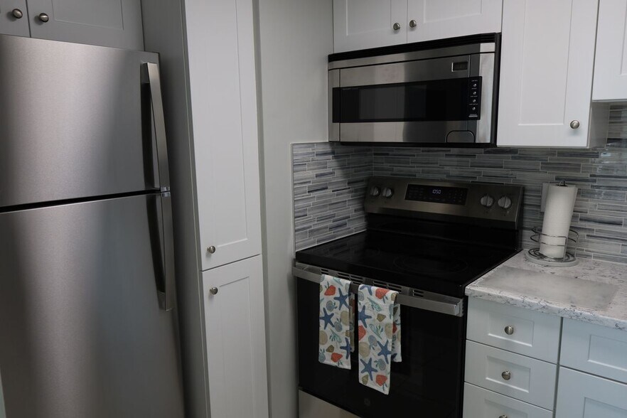 Building Photo - 58 N Collier Blvd