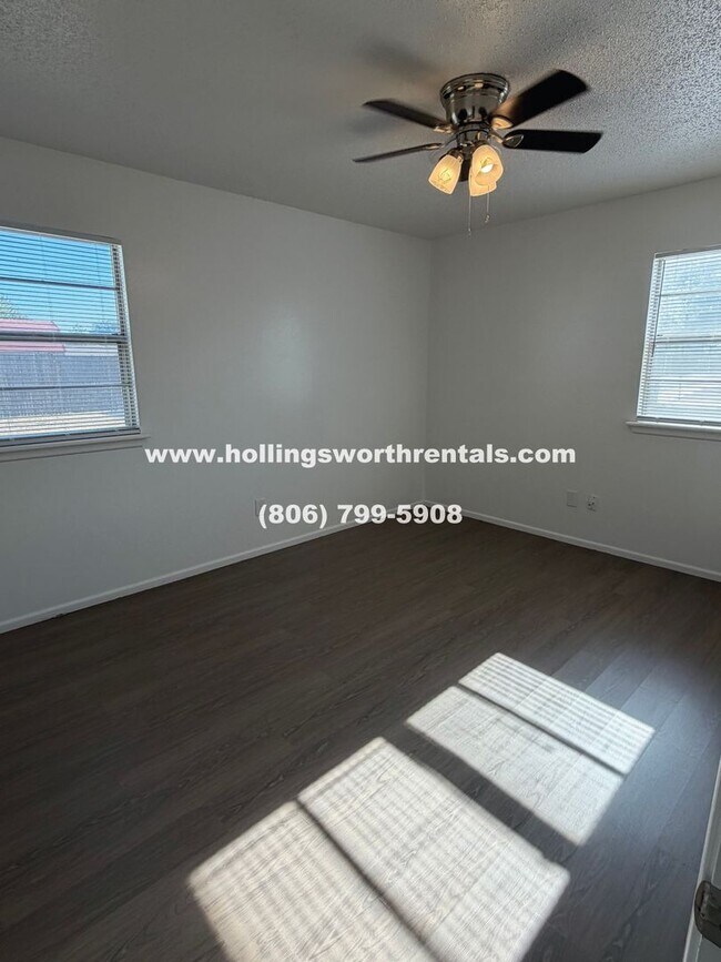 Building Photo - Spacious 3 Bedroom, 2 Bath, 2 Car Garage with bonus room