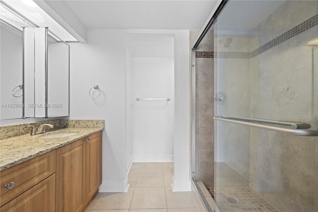 Building Photo - 15518 Braemar Ct