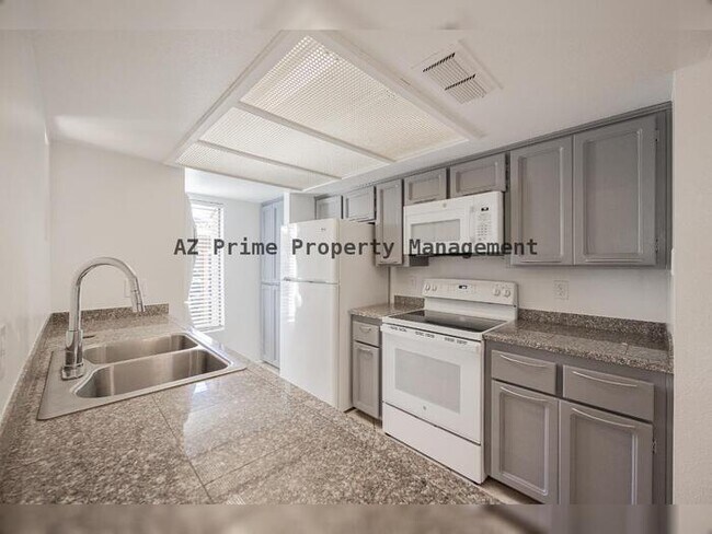 Building Photo - 7950 E Starlight Way