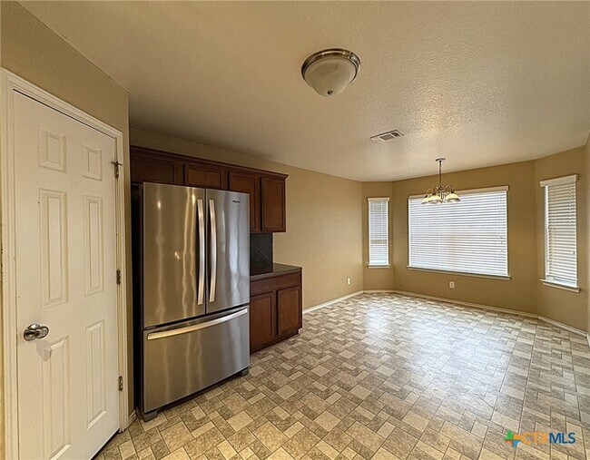 Building Photo - 2404 Griffin Dr