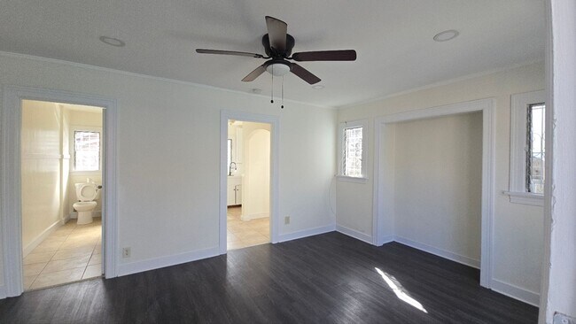 Building Photo - 59(454)