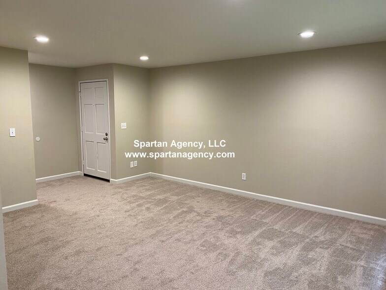 Building Photo - 4111 4th Street Pl SW