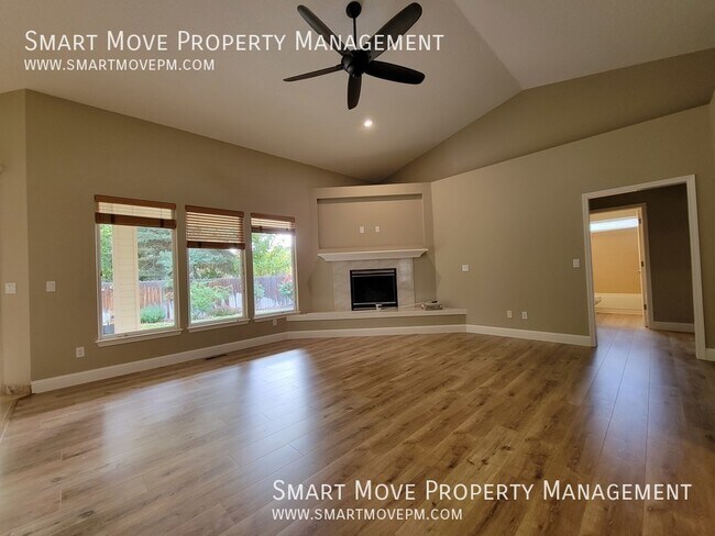 Building Photo - 1096 N Glenabby Pl