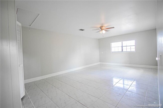 Building Photo - 20 Enfield Ave