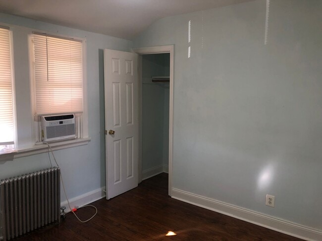 Building Photo - 3 bedroom 1.5 bathroom in Baltimore Voucher Accepted