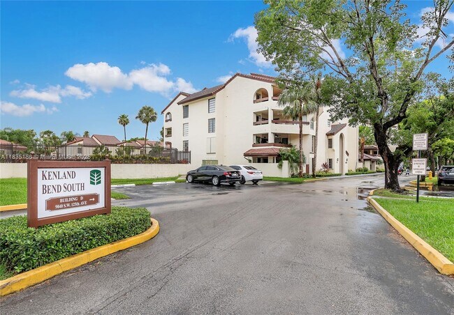 Primary Photo - 9040 SW 125th Ave