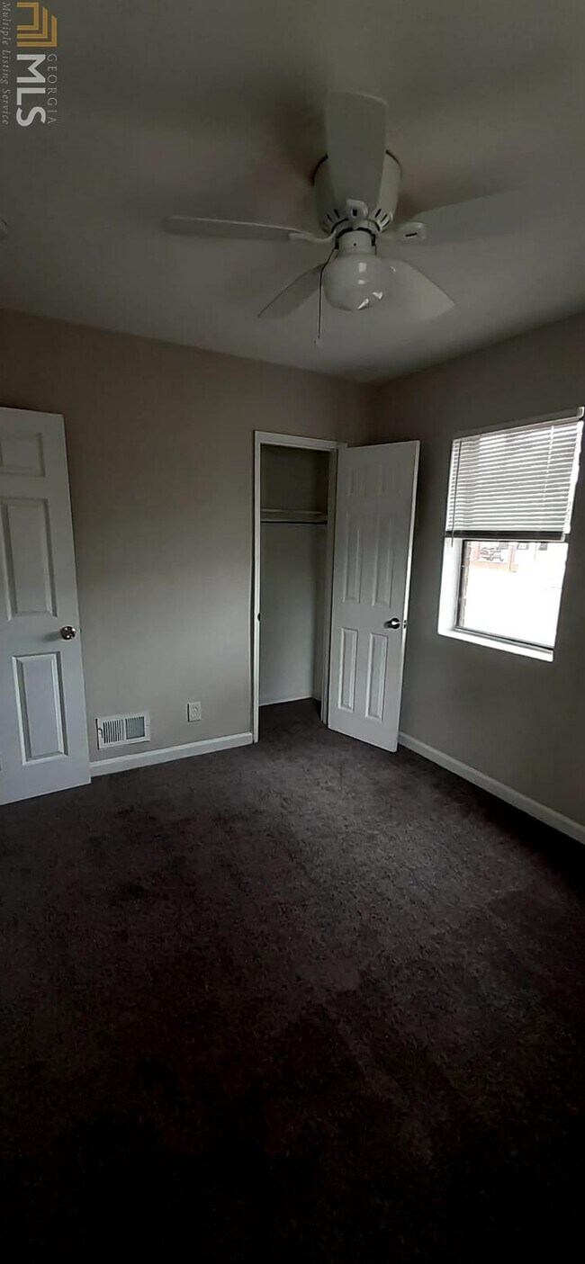 Building Photo - 2825 Belvedere Ln