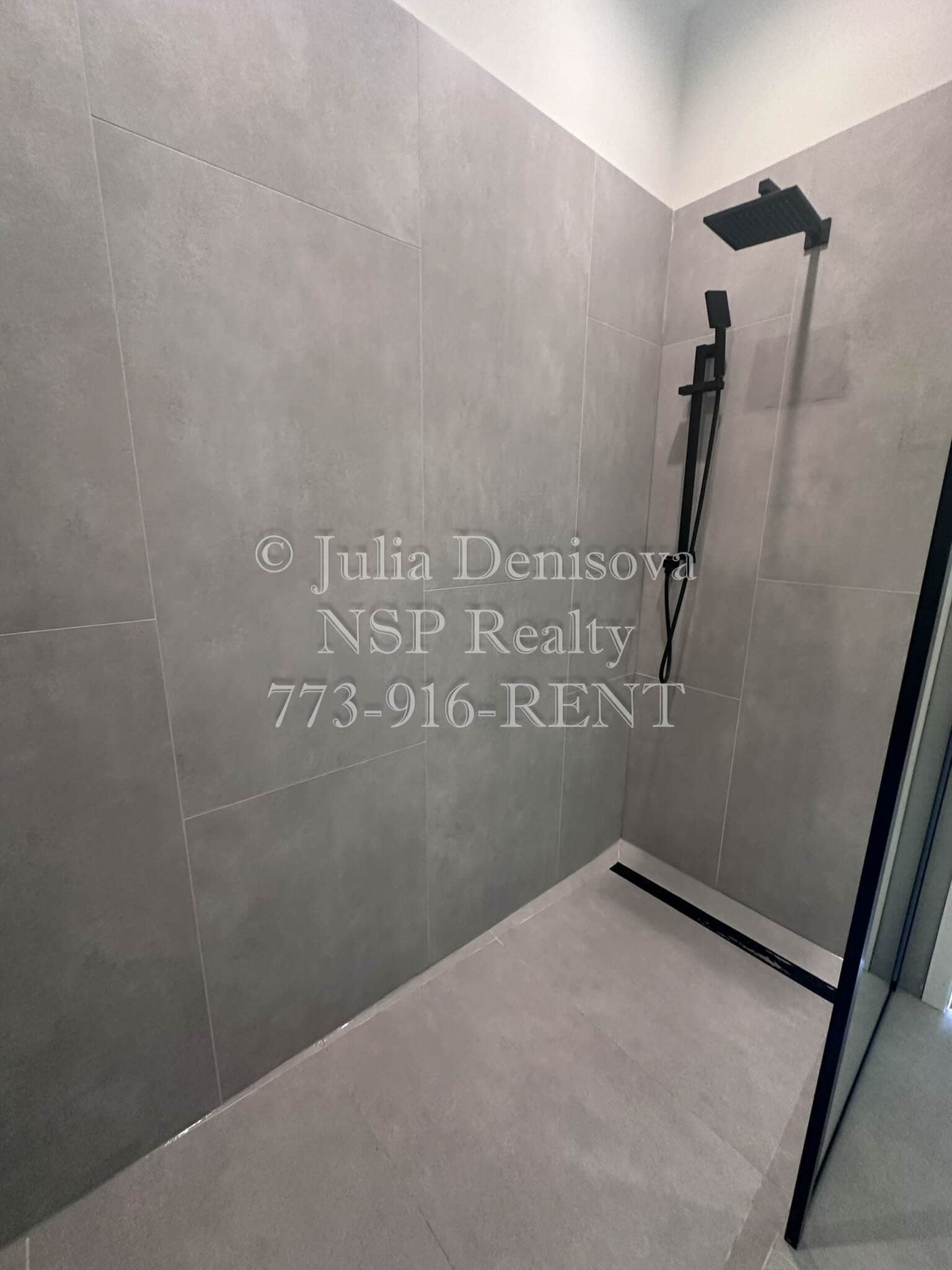 Building Photo - 3207 N Narragansett Ave