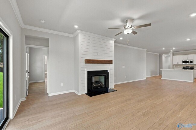 Building Photo - 7211 Holly Creek Dr SE
