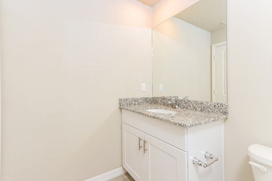 Building Photo - 3557 San Bernardino Way