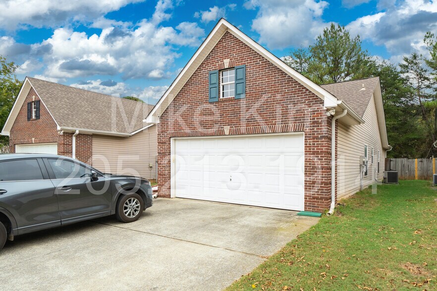 Building Photo - 5290 Cottage Ln