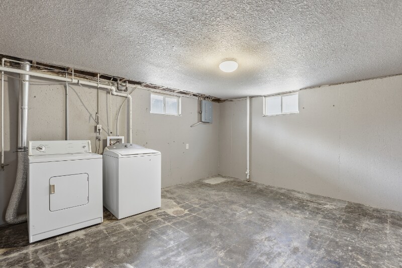 Building Photo - 2104 Prairie Ave