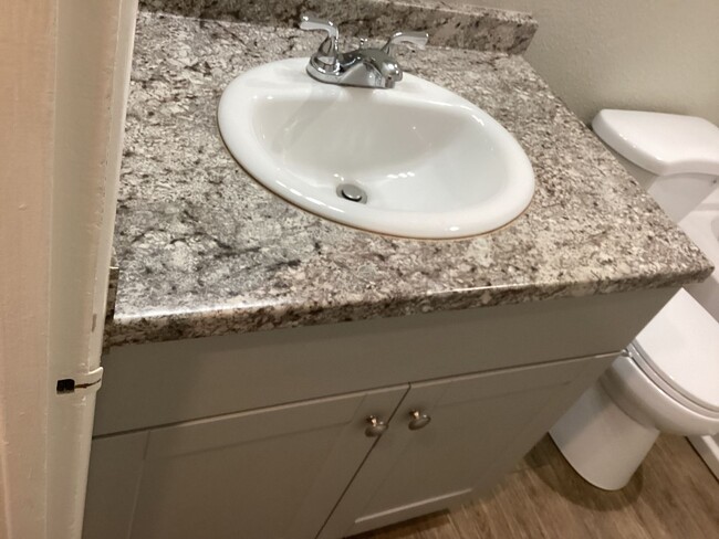 Building Photo - REMODELED!!!