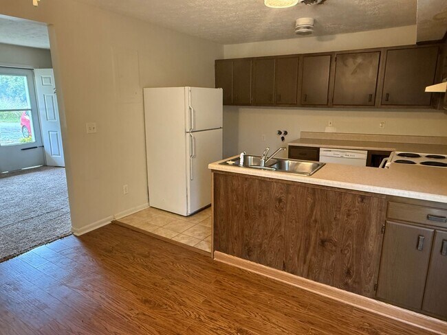 Building Photo - 110 Dove Ln