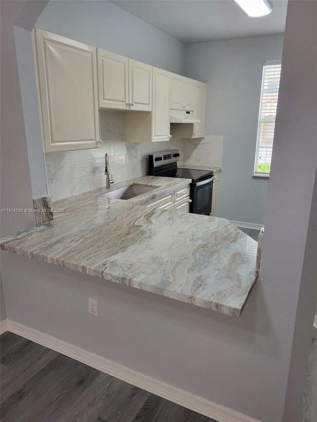 Building Photo - 751 SE 2nd St