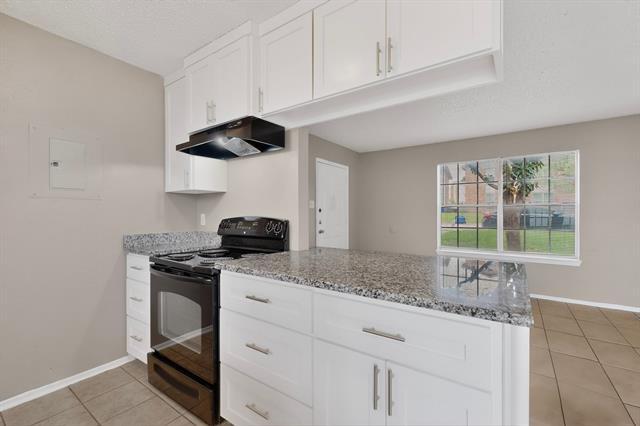 Building Photo - 8024 Cambridge Cir