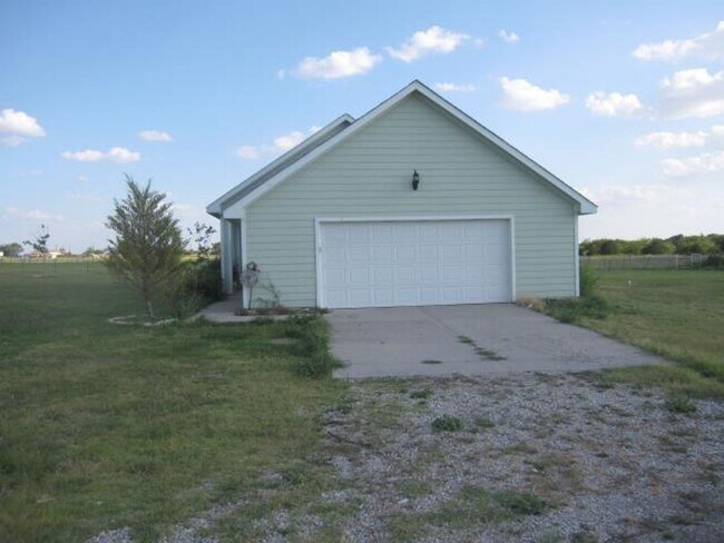 Building Photo - 1656 County Rd 697