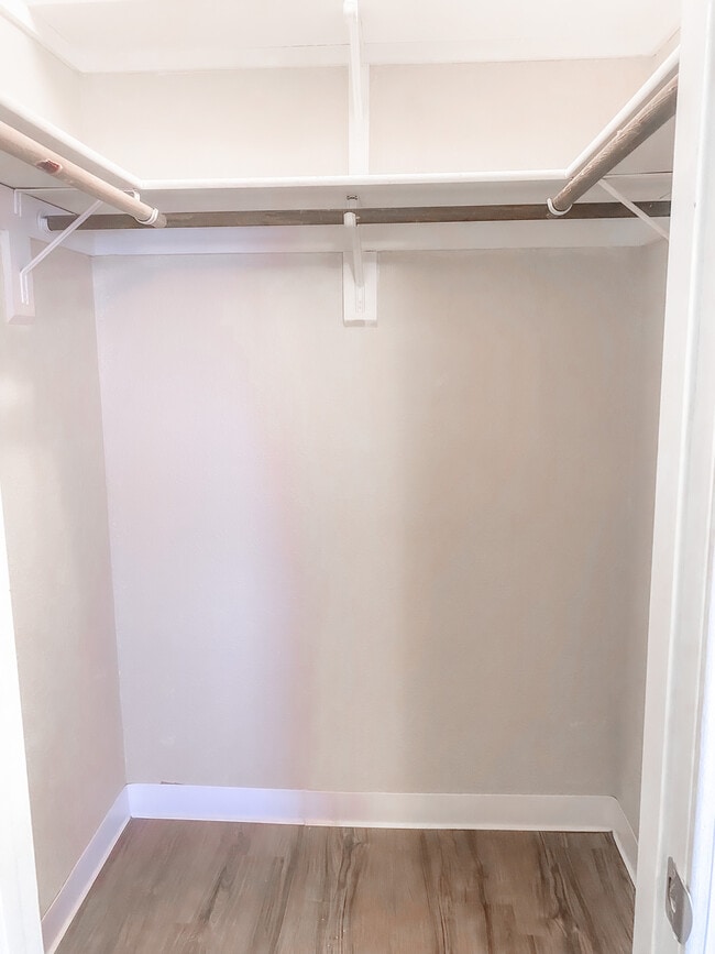 Building Photo - 1335 Ortiz Dr SE