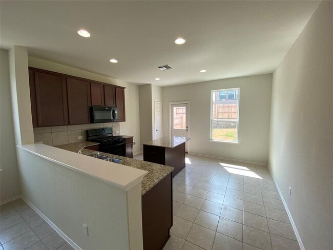 Building Photo - 204 Nettletree Dr