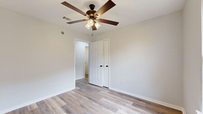 Building Photo - 1406 Van Zanten Ct