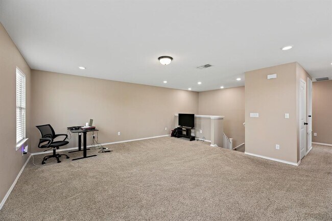 Building Photo - 1501 Arial Dr