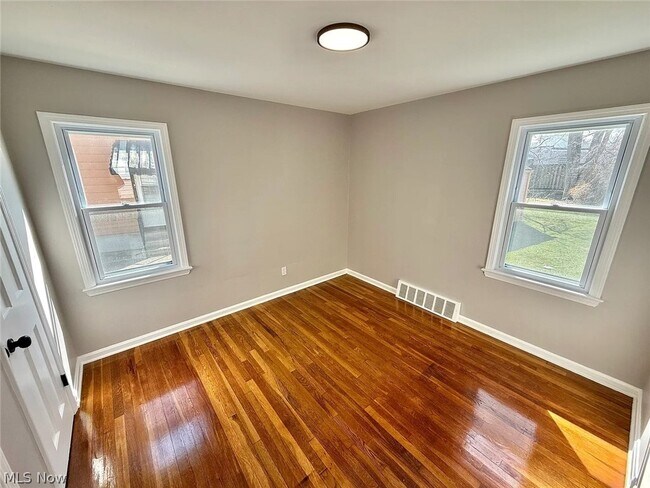 Building Photo - 6903 Luelda Ave