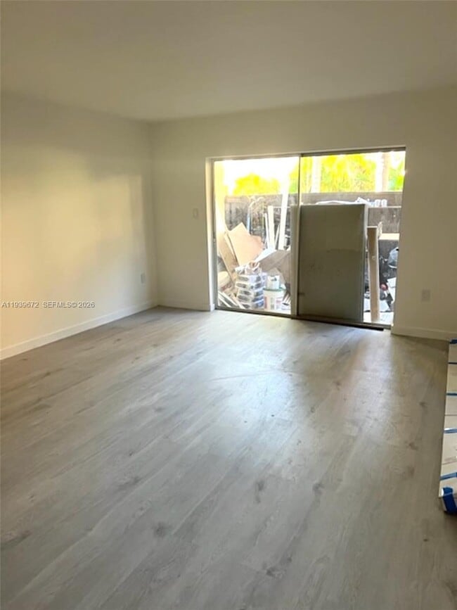 Building Photo - 13710 SW 90th Ave