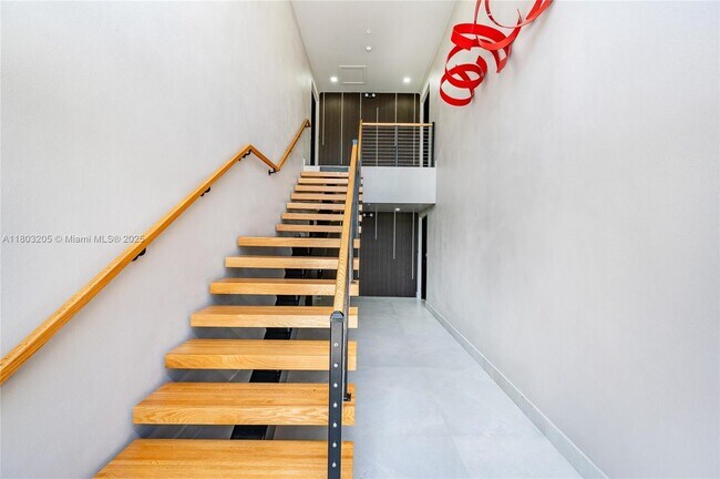 Building Photo - 204 Sunrise Dr