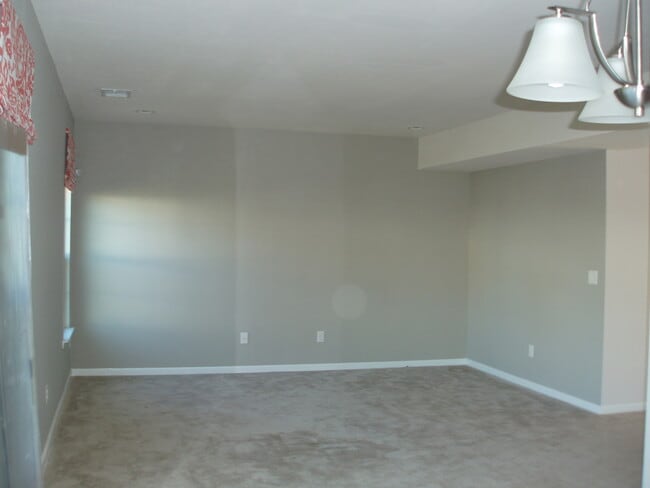 Building Photo - HAMPTON- BEAUTIFUL BRAND NEW MODEL HOME FOR RENT!!