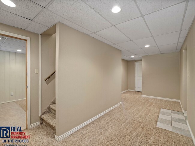 Building Photo - Charming 3-Bedroom Home on 2 Acres with Fr...