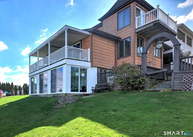 Building Photo - 1 Cora St