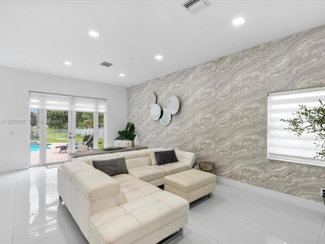 Building Photo - 1607 SW 157th Ave