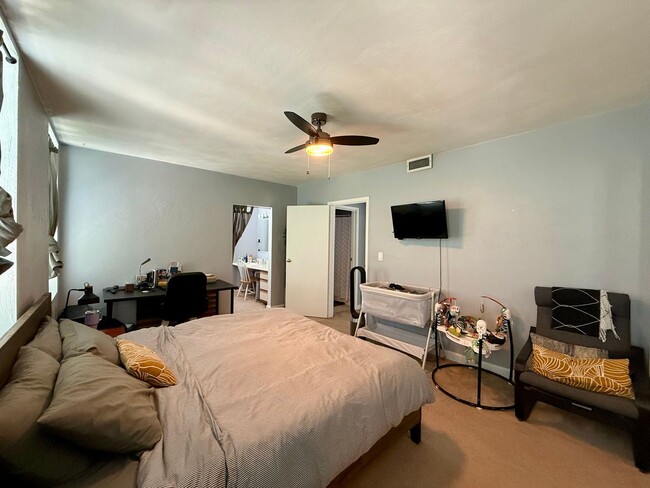 Building Photo - Charming 2-bedroom, 1-bath condo in the heart of Ghent